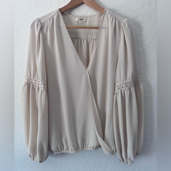 Max Studio London Cream Blouse with Crochet Accents Size Large - Picture 1 of 5